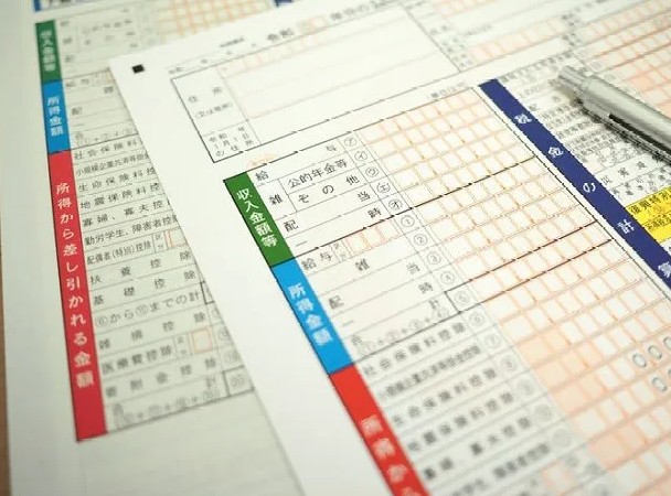 パパ活の収入は税金いくらから申告が必要？